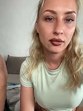 belle98 online show from March 21, 2025, 1:56 pm