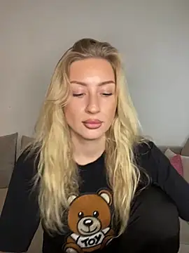 belle98 online show from December 22, 2025, 11:51 am