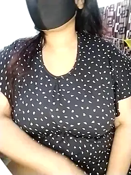 Snapshot of Tishani chatting on March 1, 2026, 4:42 pm Tishani online show from March 1, 2026, 4:42 pm