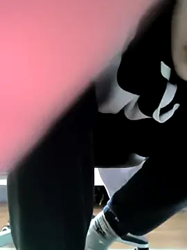 Snapshot of Naked_Ben chatting on December 8, 2024, 1:58 pm Naked Ben online show from December 8, 2024, 1:58 pm