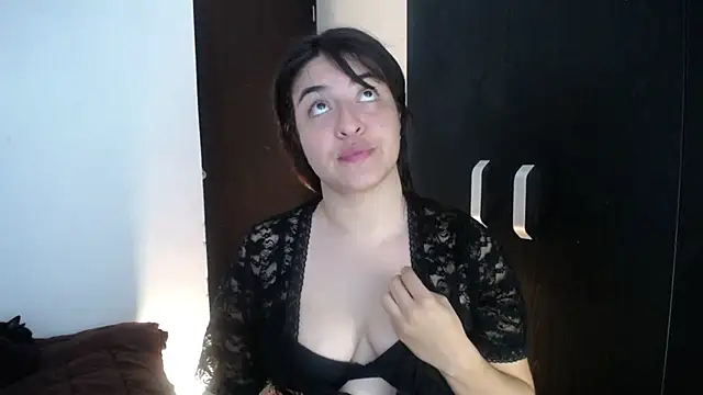 Snapshot of moritalatina chatting on March 17, 2025, 11:32 pm moritalatina online show from March 17, 2025, 11:32 pm