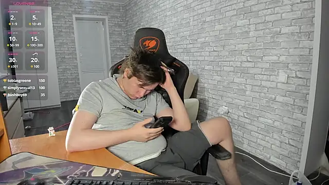 iliaskrislove online show from February 16, 2025, 8:22 pm