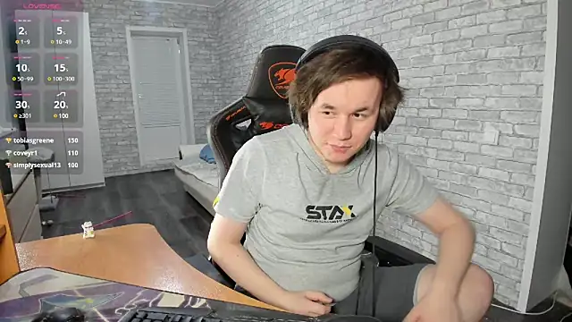 iliaskrislove online show from February 17, 2025, 8:47 pm