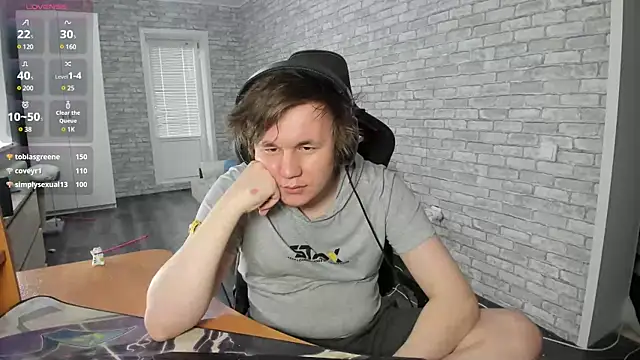 iliaskrislove online show from February 18, 2025, 12:39 pm