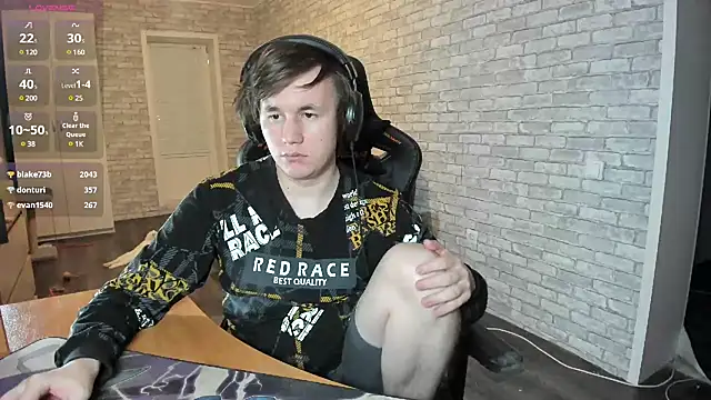 iliaskrislove online show from March 7, 2025, 6:00 pm
