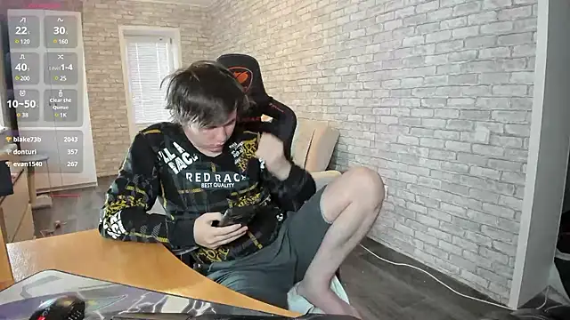 iliaskrislove online show from March 9, 2025, 4:38 am