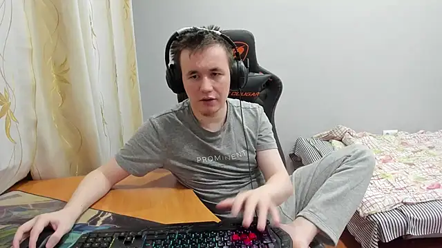 iliaskrislove online show from November 25, 2025, 2:39 pm