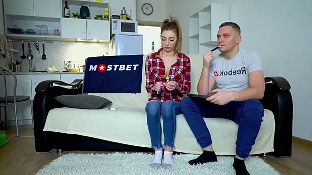 littlesweettifany online show from December 28, 2024, 9:20 am