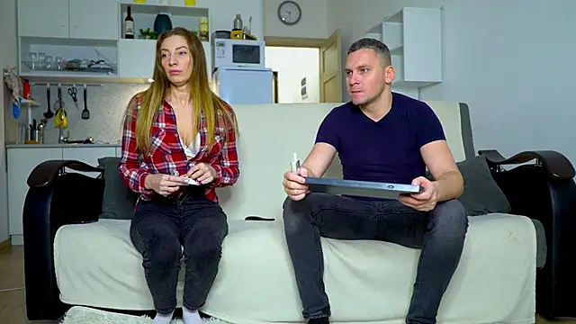 littlesweettifany online show from November 29, 2025, 11:35 am