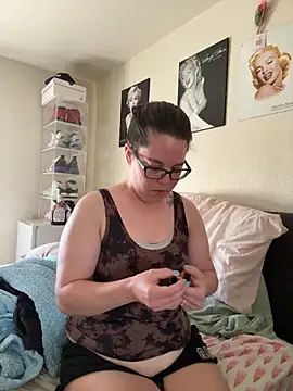 FreakNastyLacie online show from May 18, 2026, 12:55 pm
