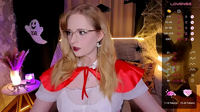 Snapshot of Aemilia_ chatting on October 24, 2025, 8:33 am Aemilia online show from October 24, 2025, 8:33 am