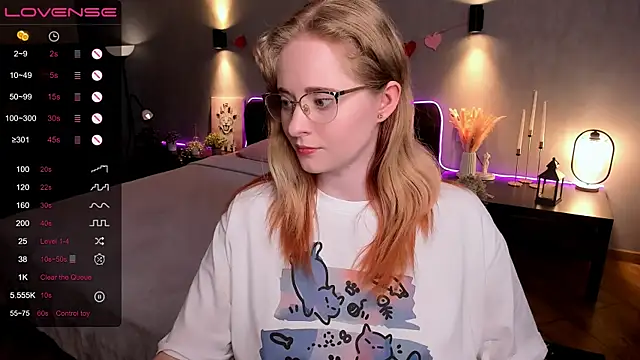 Snapshot of Aemilia_ chatting on July 1, 2026, 8:38 am Aemilia online show from July 1, 2026, 8:38 am