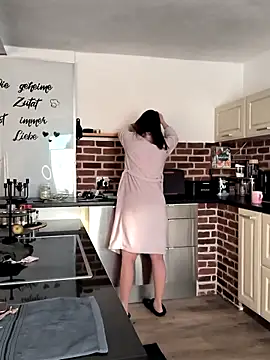 Snapshot of Linalicious chatting on March 20, 2025, 6:52 am Linalicious online show from March 20, 2025, 6:52 am