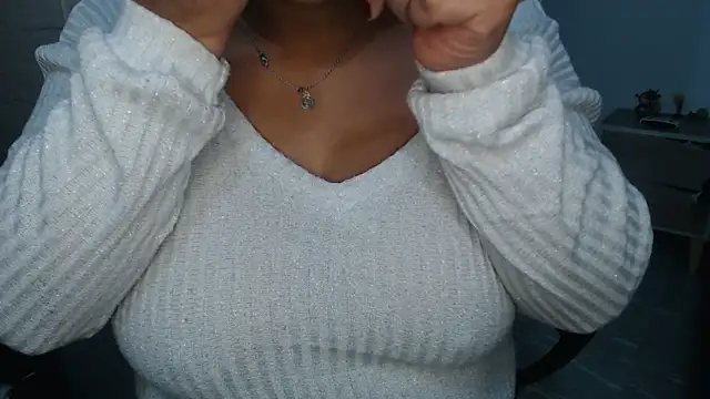 Snapshot of SWEETT_CORY chatting on October 19, 2025, 2:45 am SWEETT CORY online show from October 19, 2025, 2:45 am