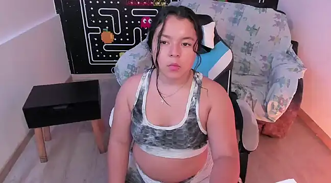 Snapshot of Barbara_honey chatting on February 17, 2025, 12:38 pm Barbara honey online show from February 17, 2025, 12:38 pm