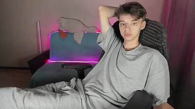 Snapshot of Liam_sexy1 chatting on September 22, 2025, 4:20 pm Liam sexy1 online show from September 22, 2025, 4:20 pm