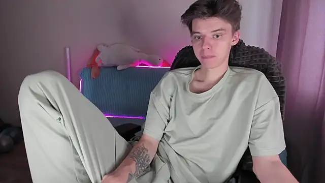 Snapshot of Liam_sexy1 chatting on October 15, 2025, 8:25 am Liam sexy1 online show from October 15, 2025, 8:25 am