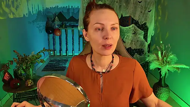 Snapshot of VandaRossi chatting on October 19, 2025, 5:52 am VandaRossi online show from October 19, 2025, 5:52 am