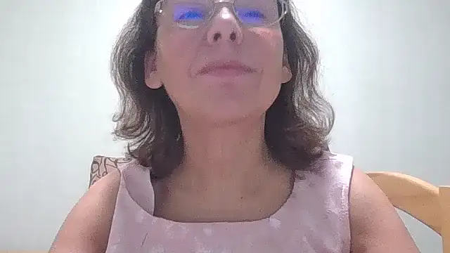 HollyJewel online show from October 14, 2025, 5:03 pm