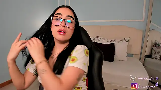 angeel fox online show from December 15, 2025, 2:38 am