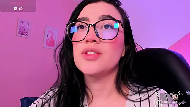 Snapshot of angeel_fox chatting on February 14, 2026, 6:54 am angeel fox online show from February 14, 2026, 6:54 am