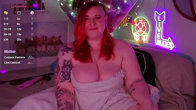 Snapshot of opalreigning chatting on October 8, 2025, 8:34 am opalreigning online show from October 8, 2025, 8:34 am