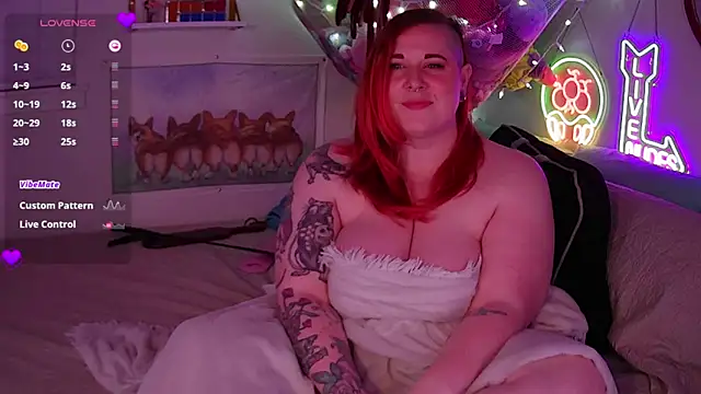 Snapshot of opalreigning chatting on October 11, 2025, 10:14 am opalreigning online show from October 11, 2025, 10:14 am