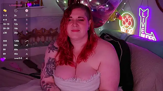 Snapshot of opalreigning chatting on October 27, 2025, 8:18 am opalreigning online show from October 27, 2025, 8:18 am