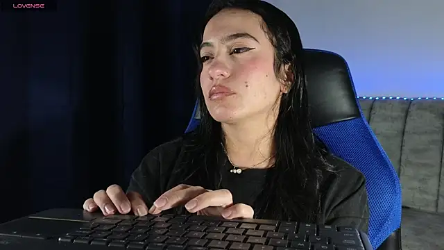 ZaraDames  online show from April 19, 2026, 5:07 am