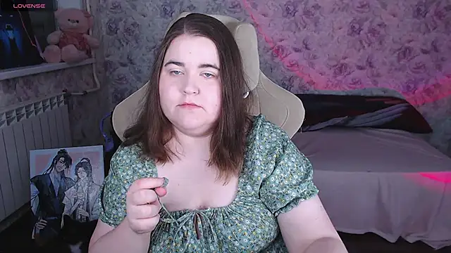 Estelle Hicks online show from June 3, 2026, 6:57 pm