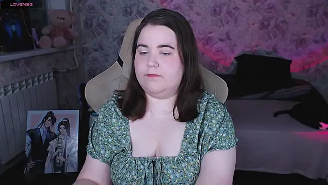 Estelle Hicks online show from July 9, 2026, 7:07 pm