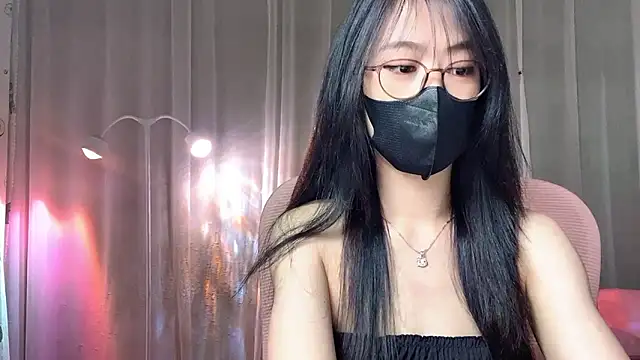  minji bae online show from April 19, 2026, 5:23 pm