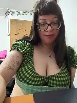 Snapshot of indiegirl666 chatting on December 13, 2024, 5:38 am indiegirl666 online show from December 13, 2024, 5:38 am