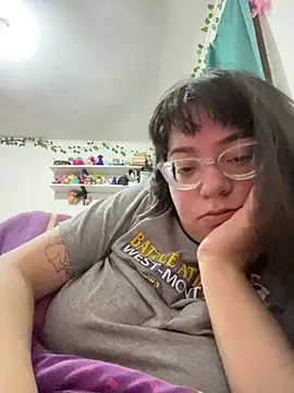 Snapshot of indiegirl666 chatting on October 28, 2025, 5:33 am indiegirl666 online show from October 28, 2025, 5:33 am