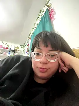 Snapshot of indiegirl666 chatting on December 19, 2025, 4:41 am indiegirl666 online show from December 19, 2025, 4:41 am