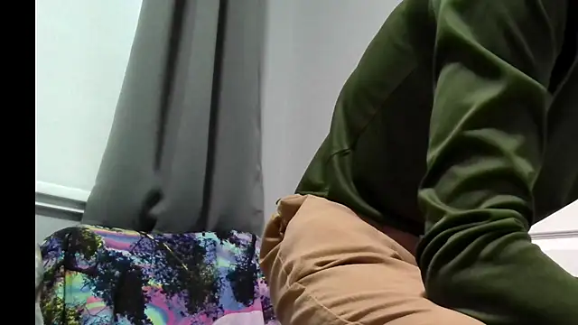 Snapshot of slendt94 chatting on November 5, 2025, 1:55 pm slendt94 online show from November 5, 2025, 1:55 pm