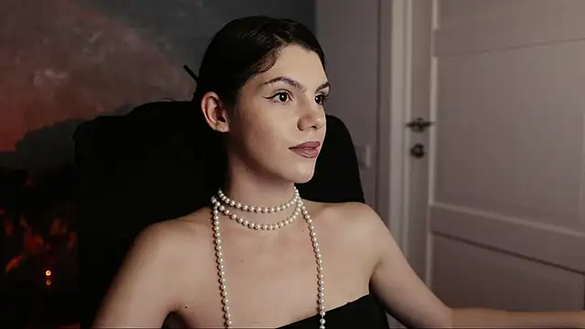 Snapshot of mistress__rochelle chatting on March 5, 2025, 1:10 am mistress rochelle online show from March 5, 2025, 1:10 am