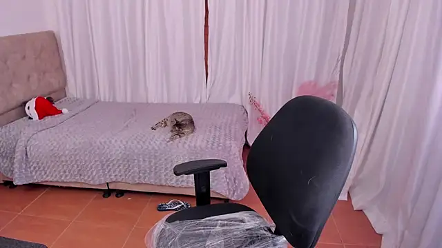 Snapshot of Victoryyy_ chatting on December 16, 2024, 8:26 pm Victoryyy online show from December 16, 2024, 8:26 pm