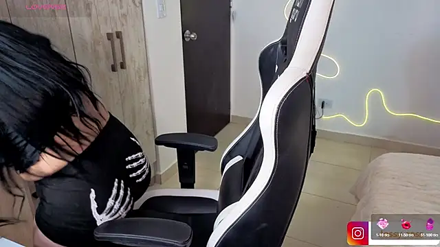 Victoryyy  online show from February 26, 2026, 10:42 pm