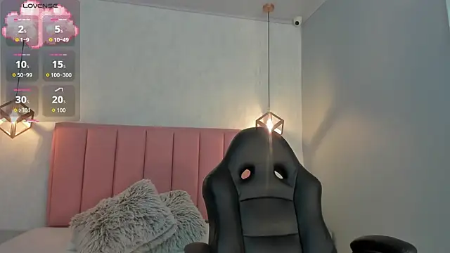 SUNNYCYRUS online show from October 15, 2025, 12:49 pm