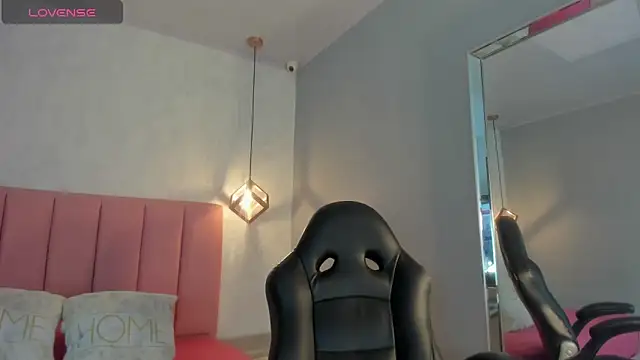 SUNNYCYRUS online show from January 10, 2026, 12:40 pm