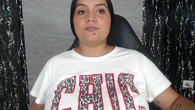 evelin 999  online show from March 7, 2025, 9:59 pm