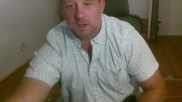 poundyouout69 online show from November 28, 2025, 2:14 am