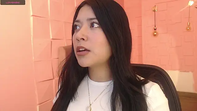 Snapshot of Susy_thomson chatting on October 12, 2025, 4:11 am Susy thomson online show from October 12, 2025, 4:11 am