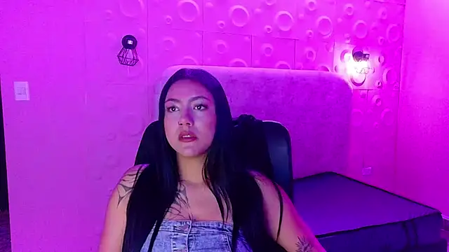 Snapshot of Susy_thomson chatting on October 13, 2025, 4:18 pm Susy thomson online show from October 13, 2025, 4:18 pm