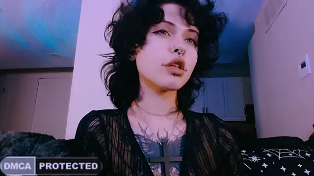 NaughtyLittleFox online show from May 8, 2026, 3:23 am