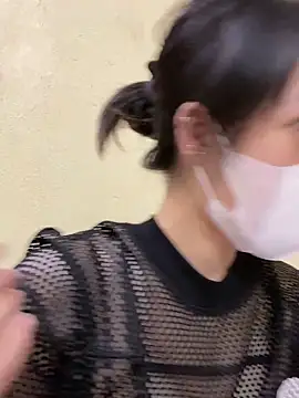 minmin2kk5 online show from September 17, 2025, 3:57 pm