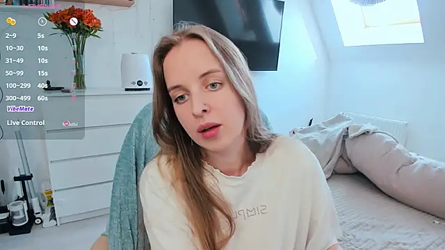 violet blue eyes online show from April 8, 2026, 1:33 pm