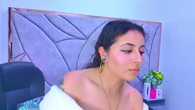 celeste blue69 online show from December 14, 2025, 4:40 am