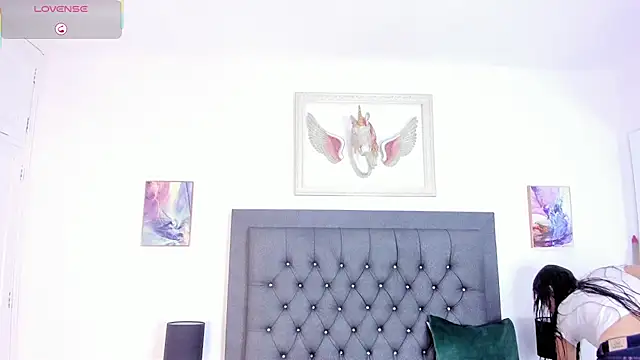 manu lara online show from October 3, 2025, 12:02 pm